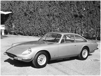 Official Ferrari 365 GT 2+2 photo shooting 